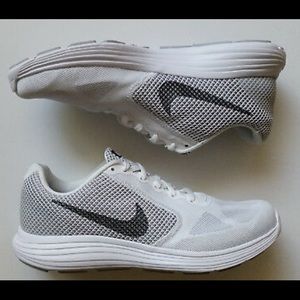 Nike Revolution 3 Running Shoe